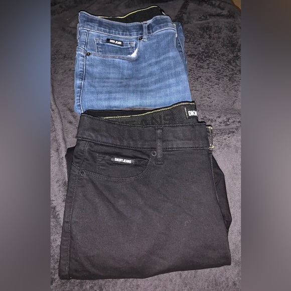 Ladies 18 DKNY Jeans 2 Pair - Picture 5 of 5